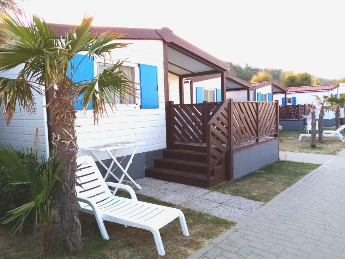 Camping Norina เปซาโร ภายนอก รูปภาพ