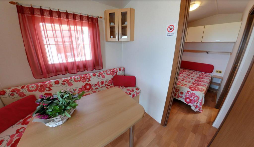 Camping Norina เปซาโร ภายนอก รูปภาพ